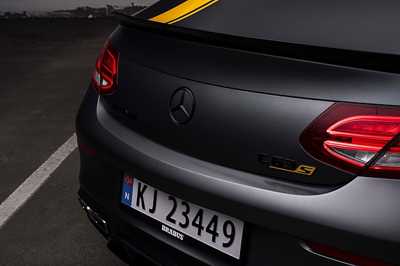 Mercedes-Benz C63 9 of 30