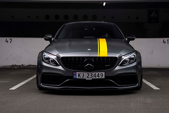 Mercedes-Benz C63 2 of 30