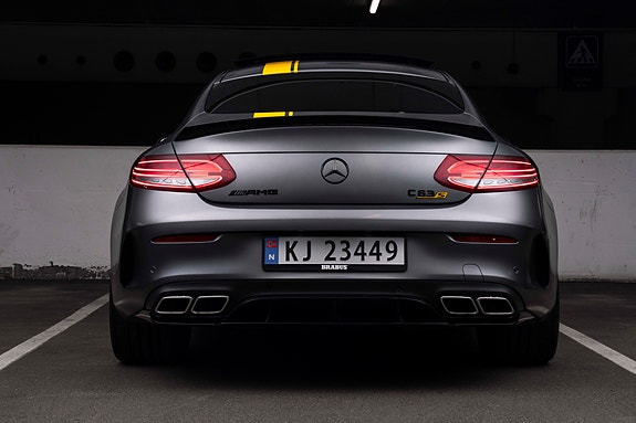 Mercedes-Benz C63 10 of 30