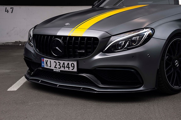Mercedes-Benz C63 4 of 30