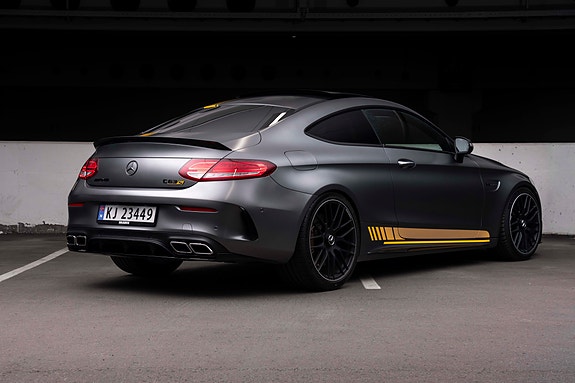 Mercedes-Benz C63 7 of 30