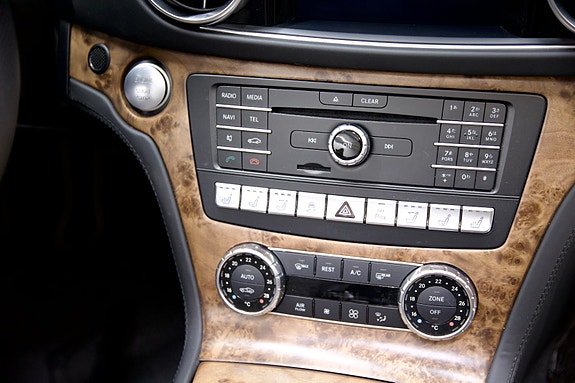 Mercedes-Benz SL400 18 of 30