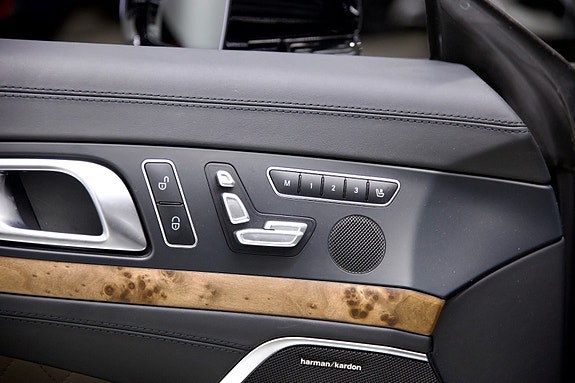 Mercedes-Benz SL400 22 of 30