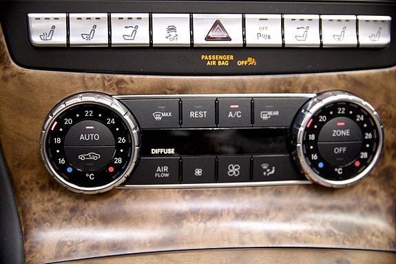Mercedes-Benz SL400 29 of 30