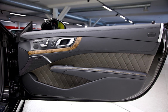 Mercedes-Benz SL400 9 of 30