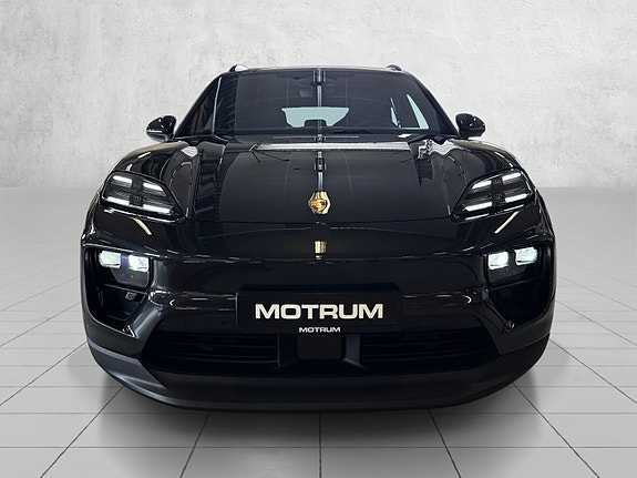 Porsche Macan 4 2 of 5