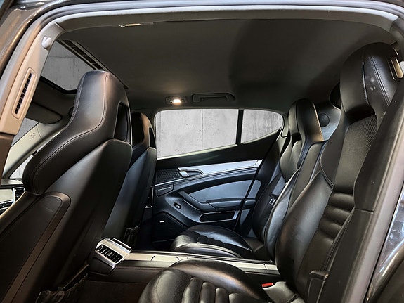 Porsche Panamera 4 28 of 30
