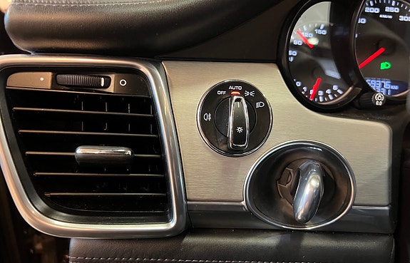 Porsche Panamera 4 14 of 30