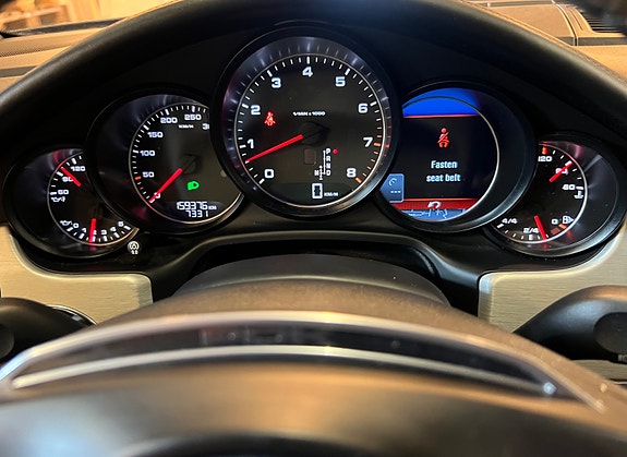 Porsche Panamera 4 20 of 30