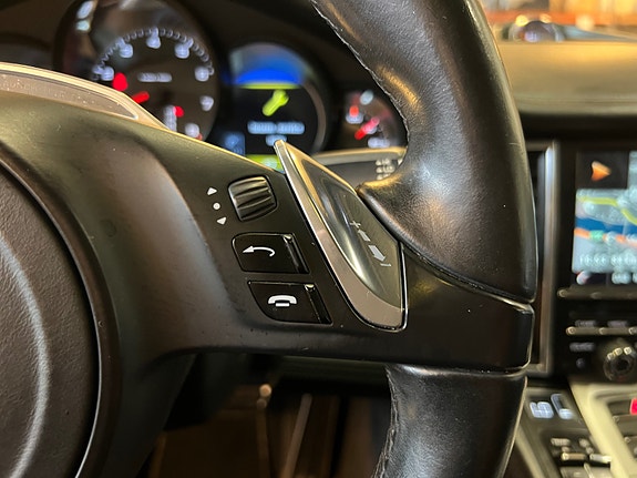 Porsche Panamera 4 19 of 30