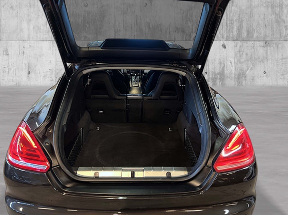 Porsche Panamera 4 12 of 30