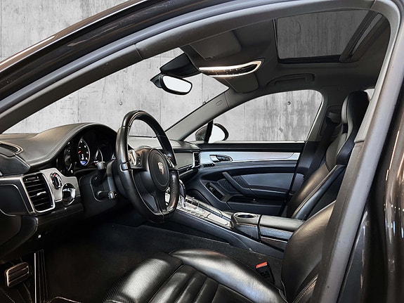 Porsche Panamera 4 26 of 30