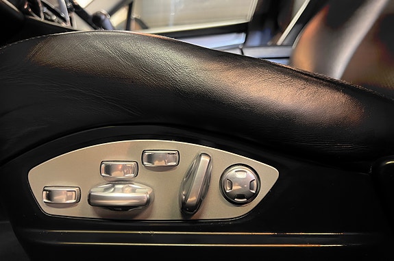 Porsche Panamera 4 16 of 30