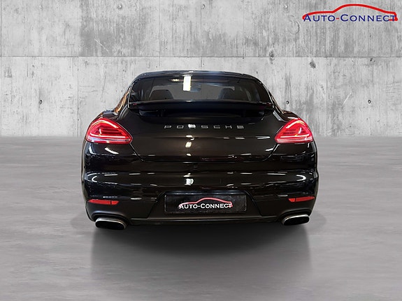 Porsche Panamera 4 7 of 30