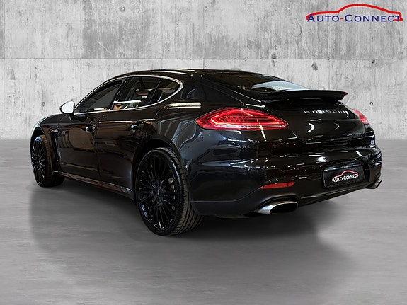 Porsche Panamera 4 6 of 30