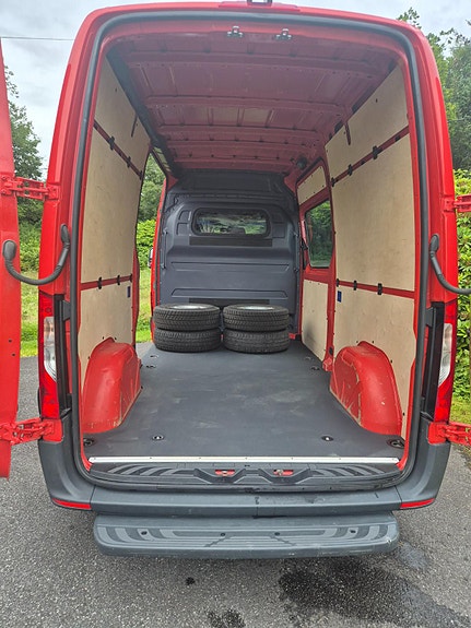 Mercedes-Benz Sprinter 20 of 30