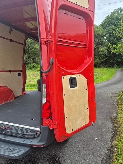 Mercedes-Benz Sprinter 21 of 30