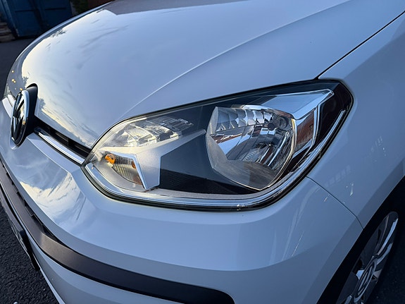 Volkswagen UP! 11 of 30