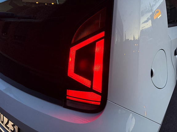 Volkswagen UP! 15 of 30