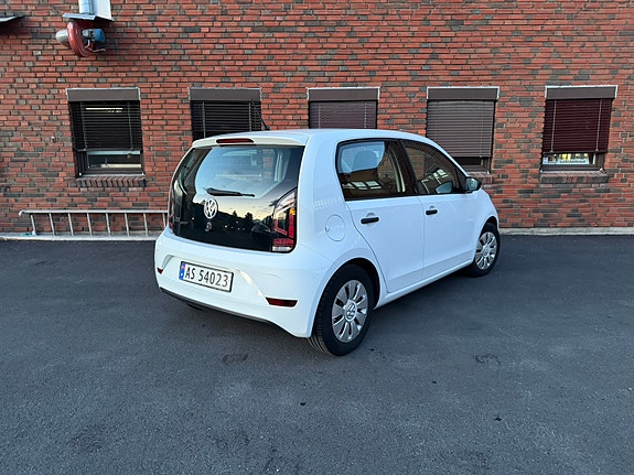 Volkswagen UP! 4 of 30