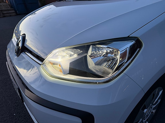 Volkswagen UP! 13 of 30