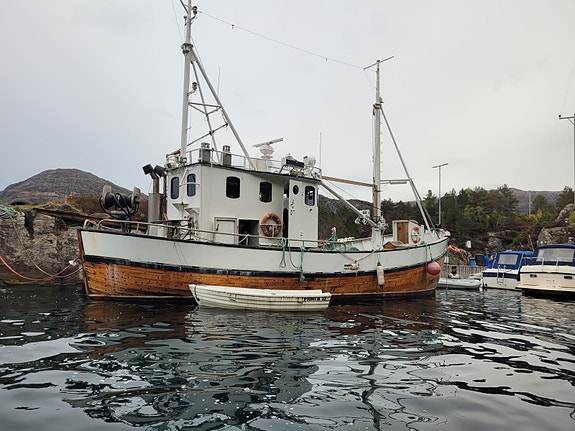 Gammal reketråler frå Furnes selges 9 of 30