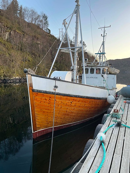 Gammal reketråler frå Furnes selges 4 of 30