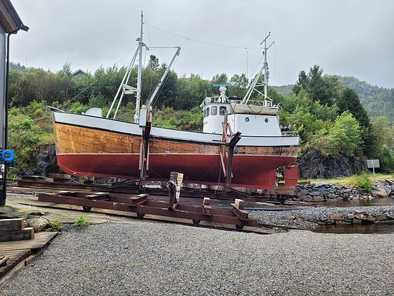 Gammal reketråler frå Furnes selges 10 of 30