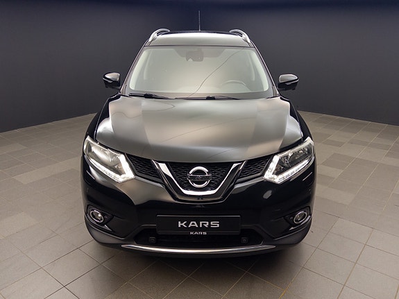 Nissan X-Trail 3 of 5