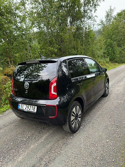 Volkswagen e-Up! 4 of 5