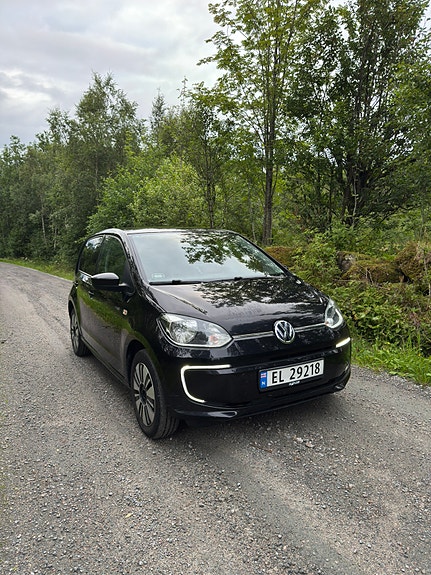 Volkswagen e-Up! 3 of 5
