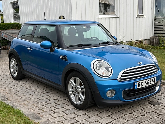 MINI One 2 of 5