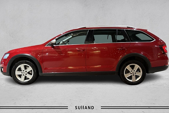 Skoda Octavia Scout 2 of 5