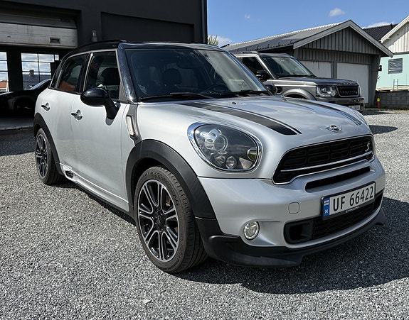 MINI Countryman Cooper S 2 of 5