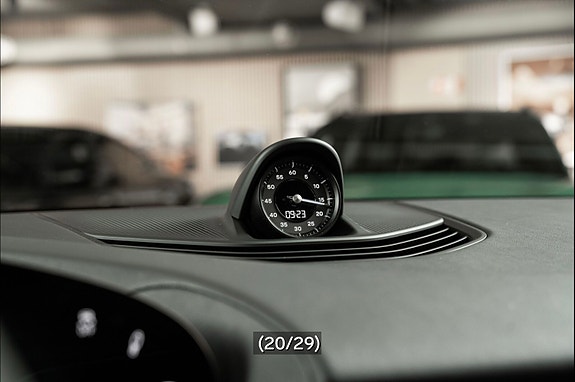 Porsche Taycan 4 25 of 30