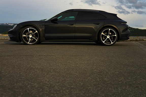Porsche Taycan 4 6 of 30