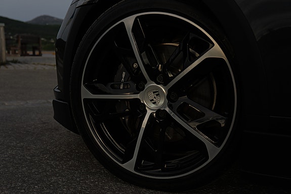 Porsche Taycan 4 14 of 30