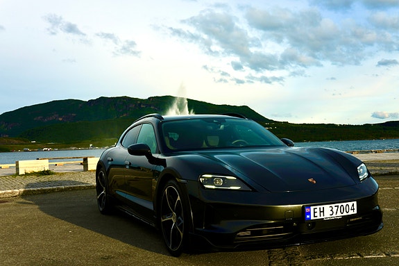 Porsche Taycan 4 5 of 30