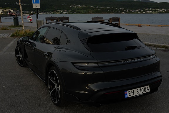 Porsche Taycan 4 13 of 30