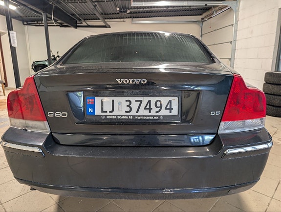 Volvo S60 4 of 5