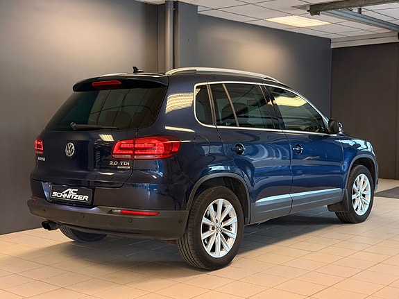 Volkswagen Tiguan 2 of 5