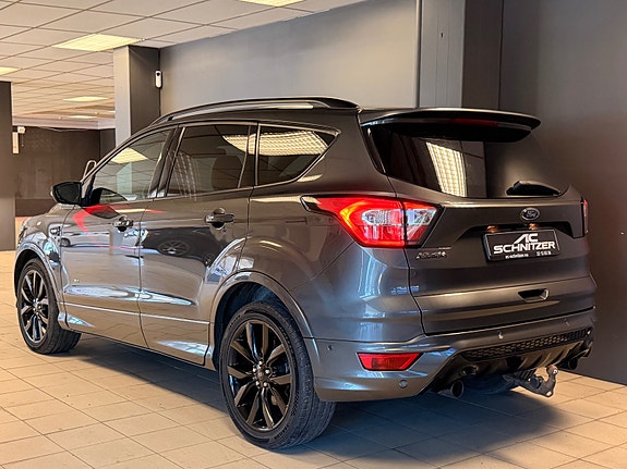 Ford Kuga 2 of 5