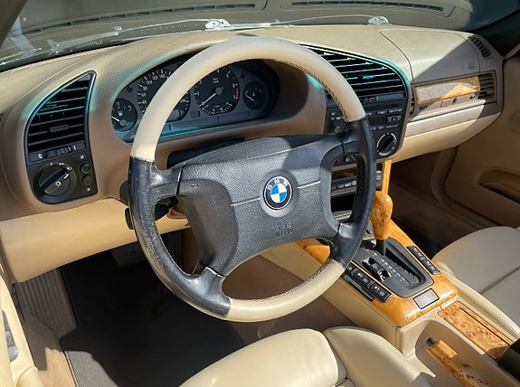 BMW 328i 6 of 11