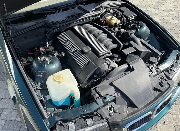 BMW 328i 11 of 11