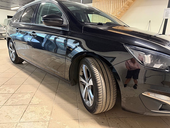 Peugeot 308 5 of 25