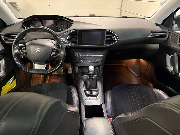 Peugeot 308 19 of 25