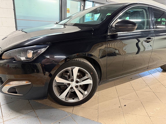 Peugeot 308 2 of 25