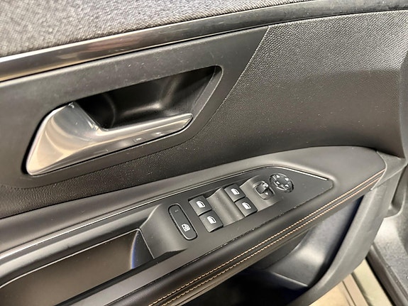 Peugeot 5008 12 of 30