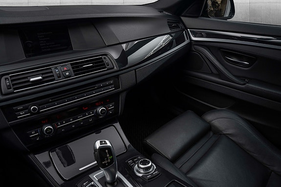 BMW 11 of 24