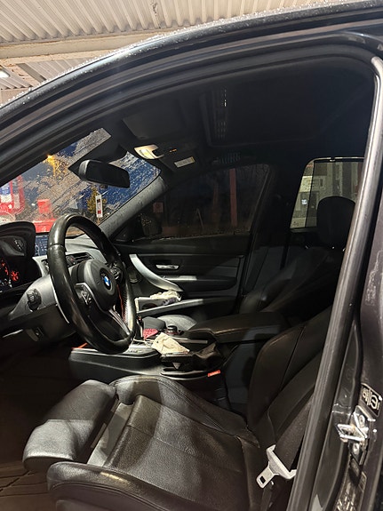 BMW 335i 17 of 19